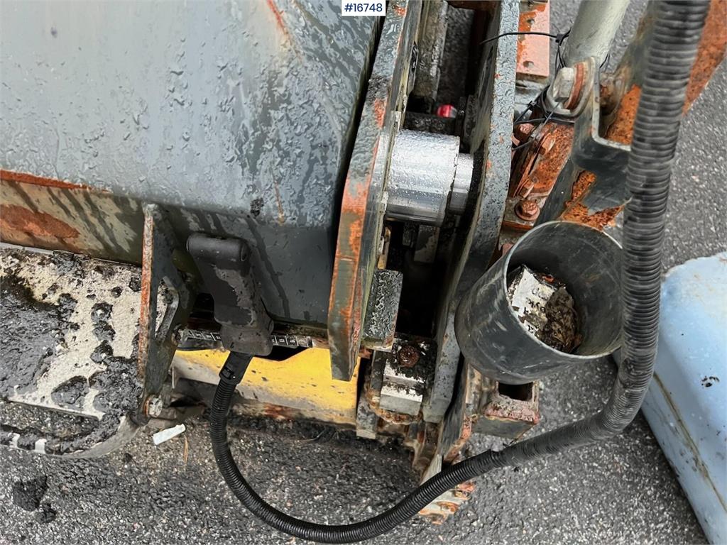 Heavy machinery product image - Image 12 of 15