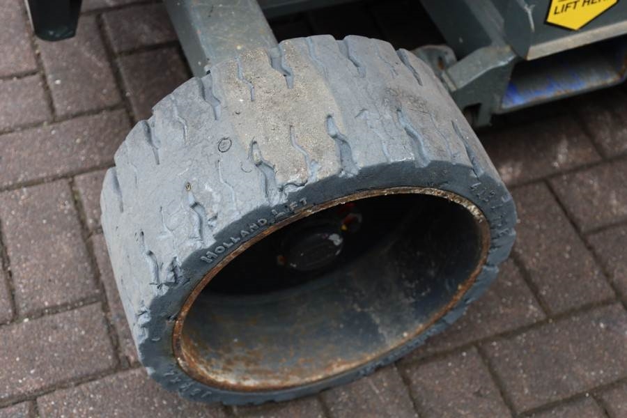 Holland Lift Ecostar HL-7814 Electric, 10m Working Height, 450k 2010 HOLLAND LIFT - Ecostar HL-7814 - 63501 Holland lift E...