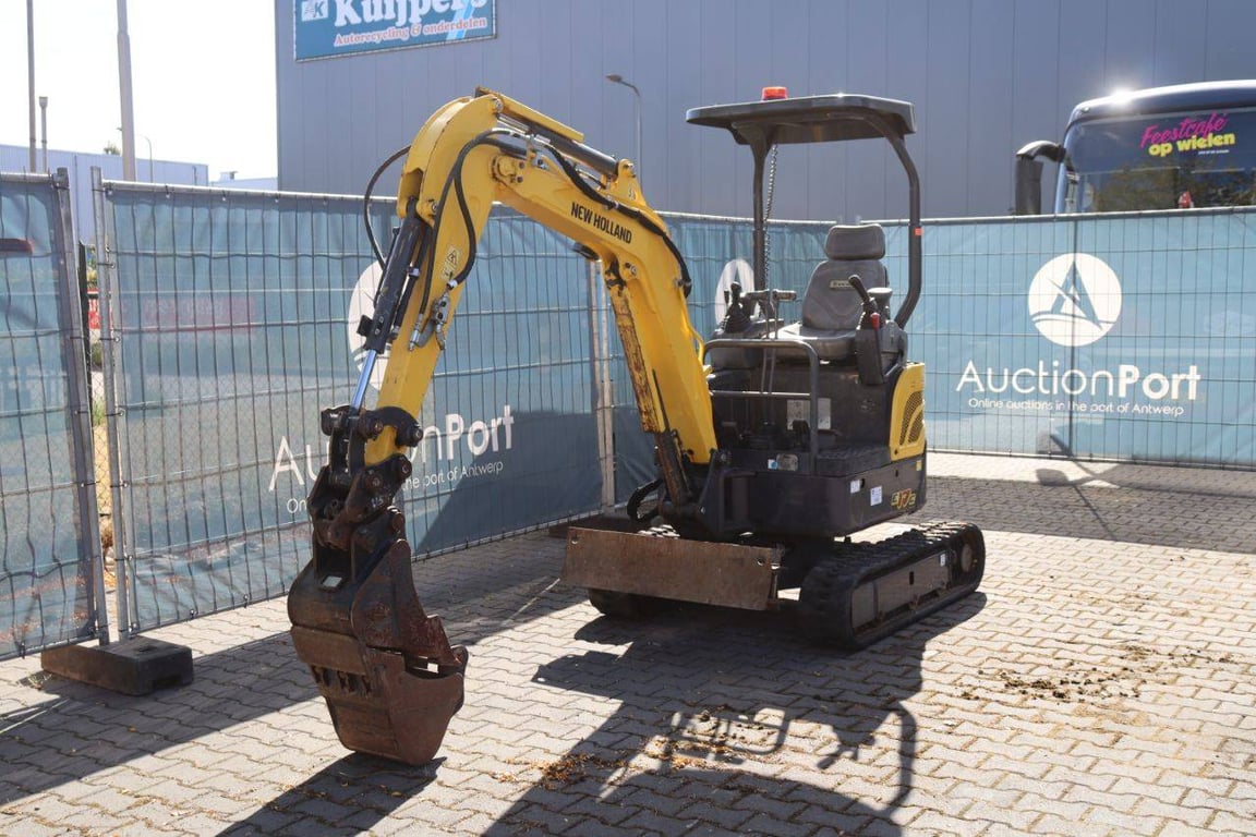 Mini excavator New Holland E17C Diesel 2021 2021 E17C 2021 1 image 9