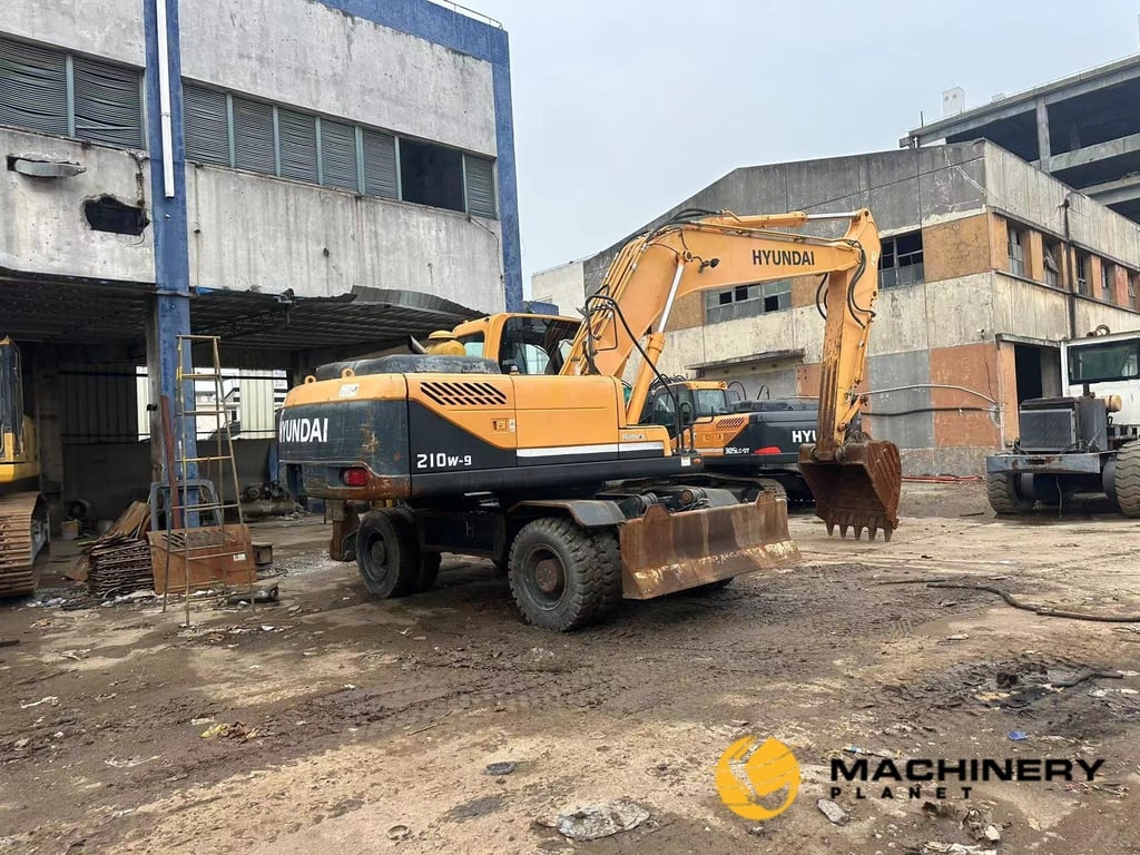 Heavy machinery product image - Image 3 of 13