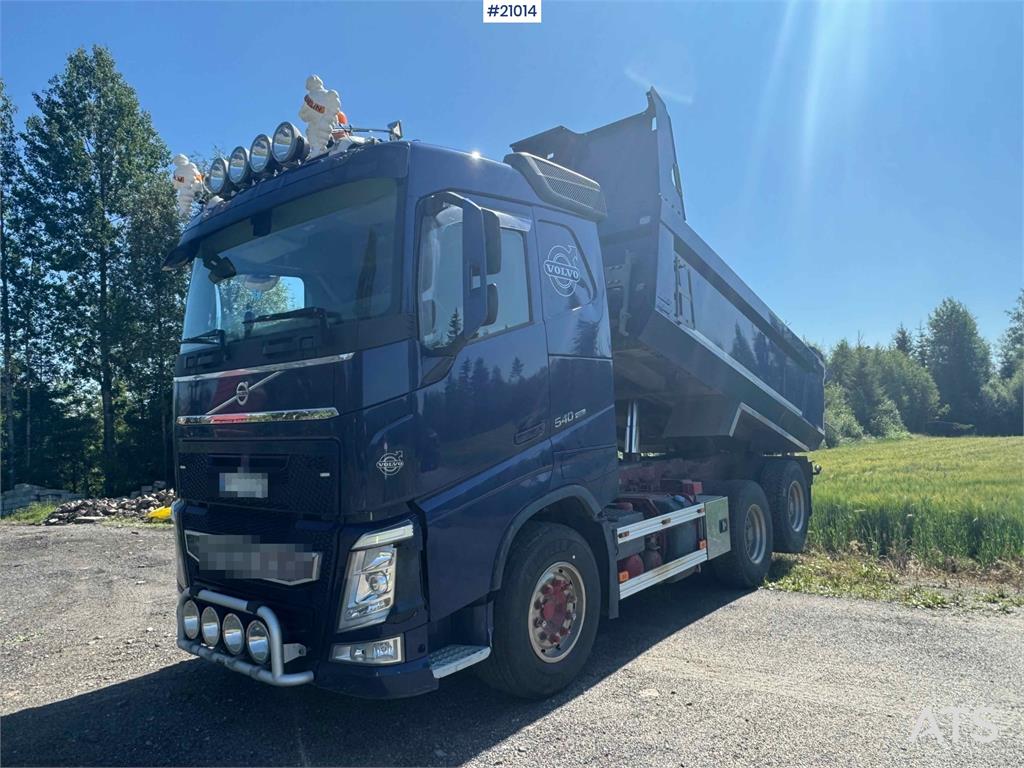 Volvo FH 540 6x4 tipper truck. Recently painted. 2017 21014 FH 540 6x4 tipper truck. Recently painted. 2017 1 Tipper truck...