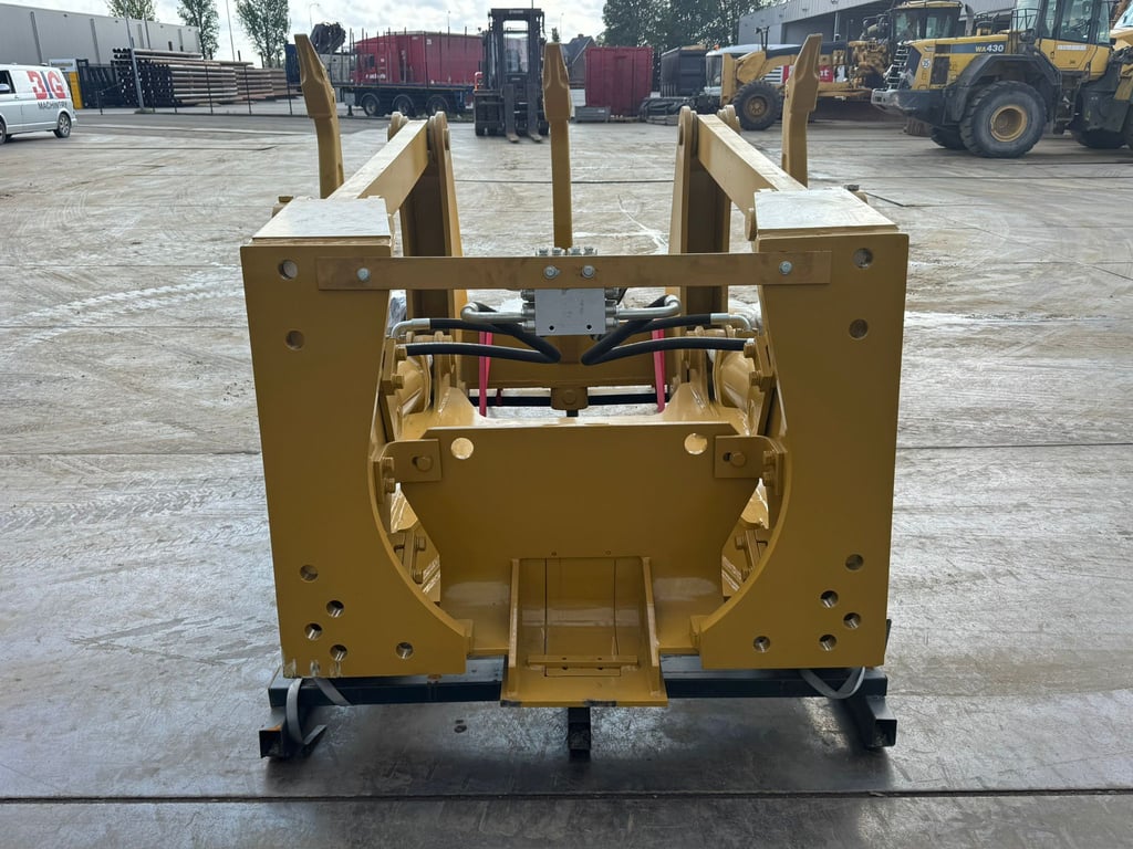 Caterpillar D7R D7H 2 Cylinders Ripper (casting shanks) 2025 00033473 D7R D7H 2 Cylinders Ripper (casting shanks) 2025 0 i...