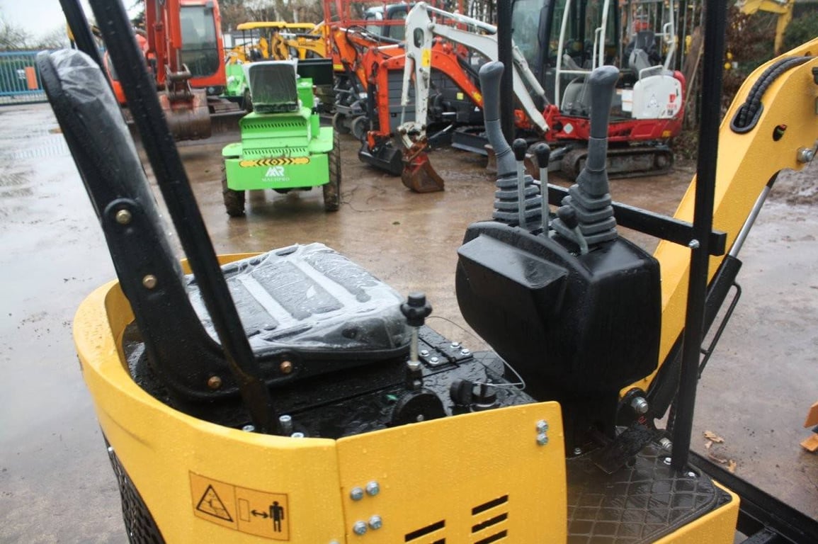 Mini excavator JPC KV12 Diesel 12pk 2024 Demo 2024 JPC KV12 2024 1 image 5