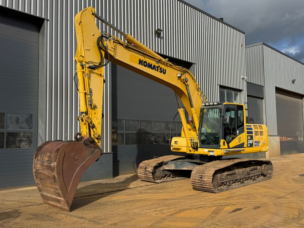 Komatsu PC240LC-10 2015 00033618 PC240LC-10 2015 1 image 2