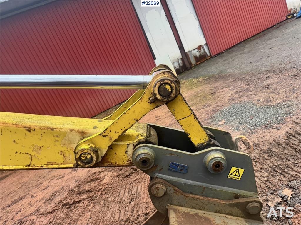 Kobelco SK60 crawler excavator with bucket 1991 22069 SK60 crawler excavator with bucket 1991 1 Crawler Excavators image 12