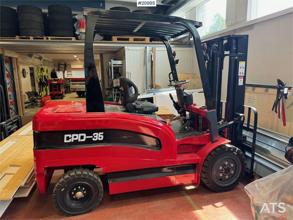 CPD- 35 Counterbalance Truck 2025 20985 CPD- 35 Counterbalance Truck 2025 1 Forklift image 2