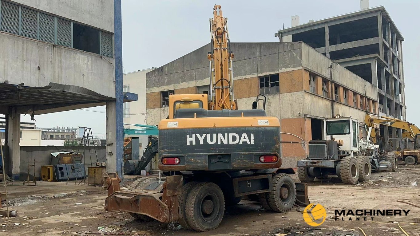 Heavy machinery product image - Image 9 of 13