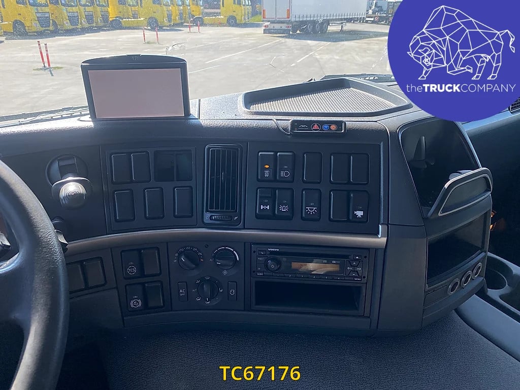 Volvo FM 330 2012 TC67176 FM 330 2012 1 image 7