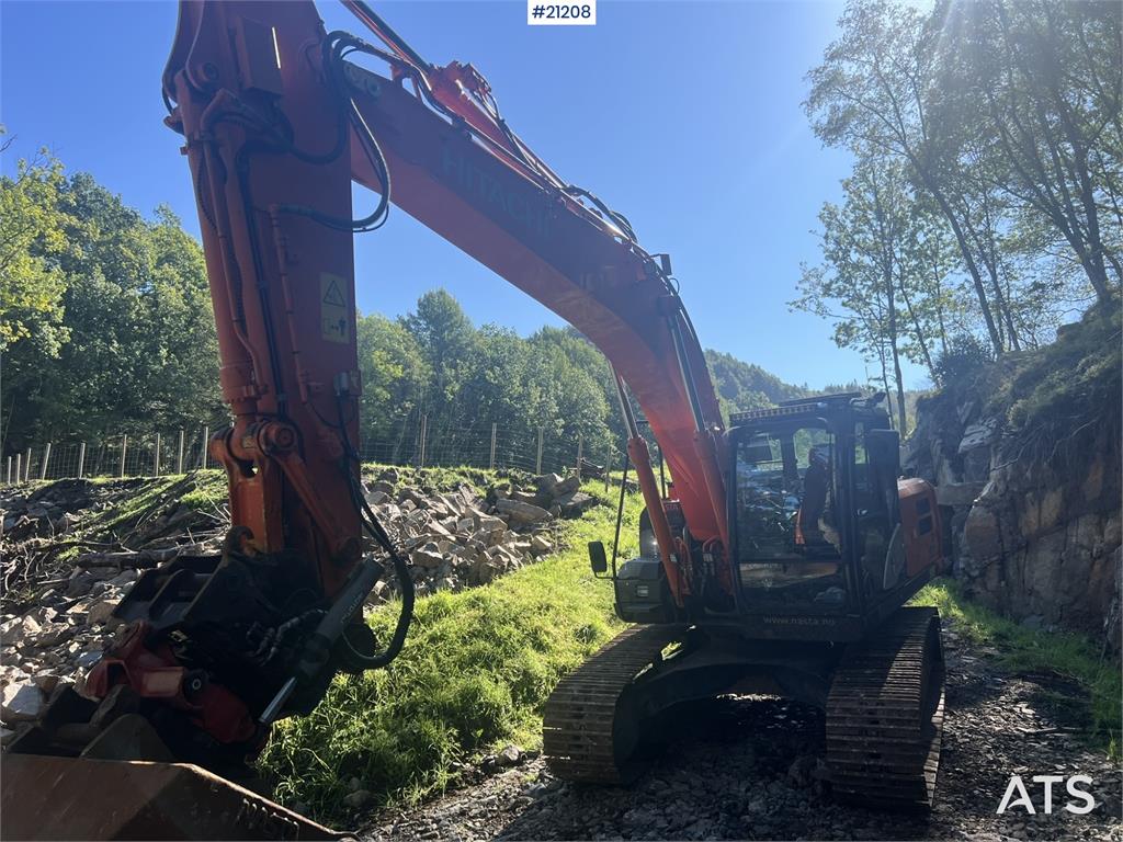 Hitachi zx190lc-5B excavator w/ rototilt, sanding bucket, 2016 21208 zx190lc-5B excavator w/ rototilt, sanding bucket, 201...
