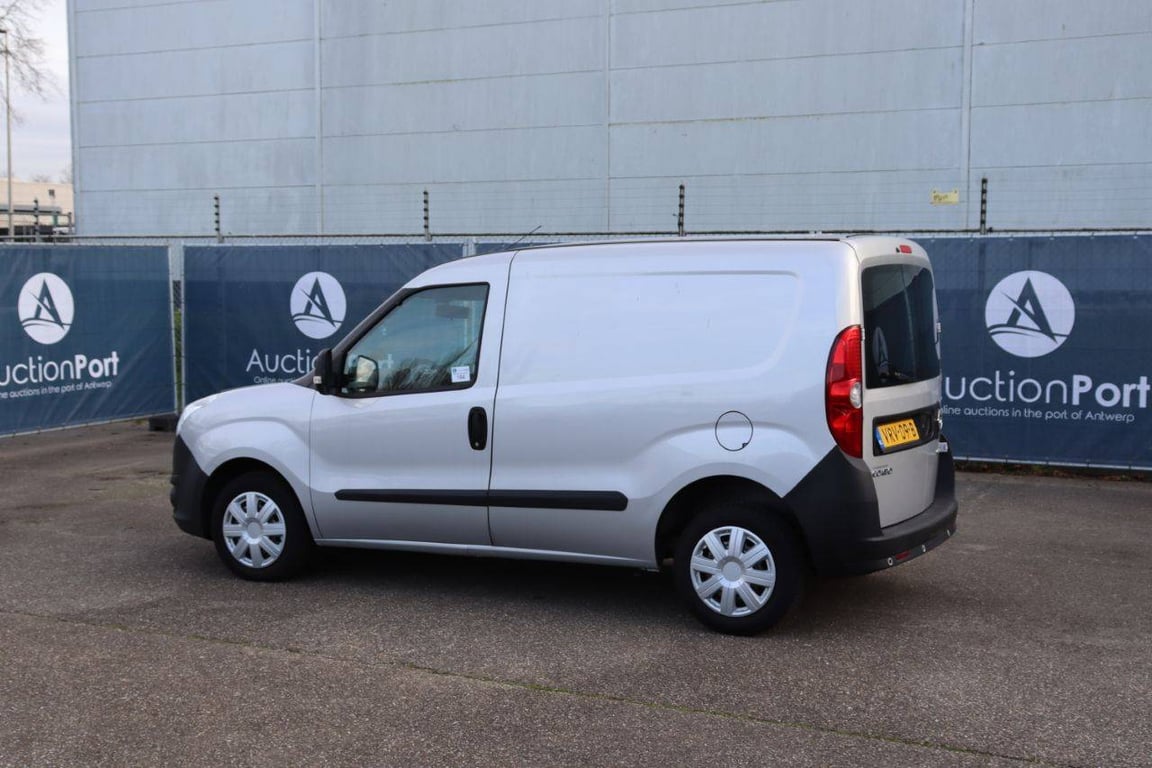 Opel Combo Diesel 2017 Van 2017 Opel Combo 2017 1 image 4