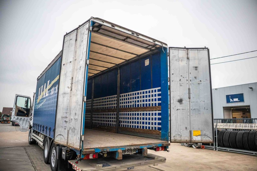 MERCEDES ACTROS 2548-6X2+E6+VOITH-(+remorque: +5.000 € ) 2016 E63075 ACTROS 2548-6X2+E6+VOITH-(+remorque: +5.000 € ) 2016 ...