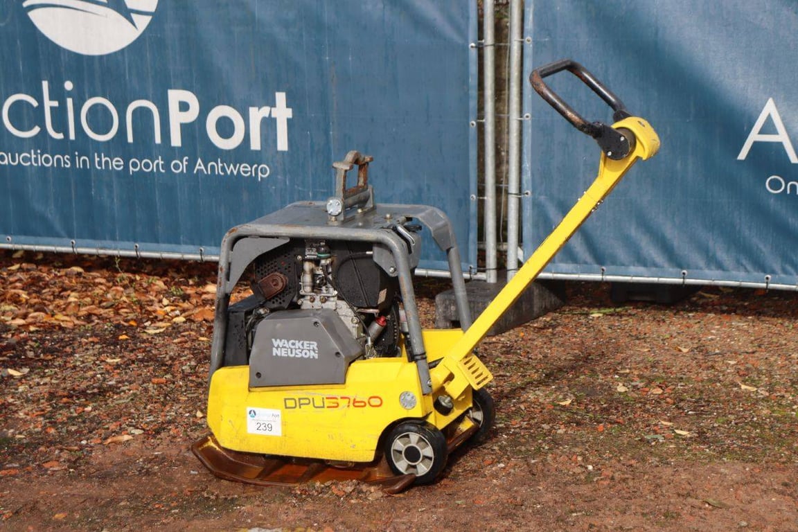 Vibrating plate Wacker Neuson DPU3760 Diesel 4.2kW 2016 2016 Neuson DPU3760 2016 1 image 2