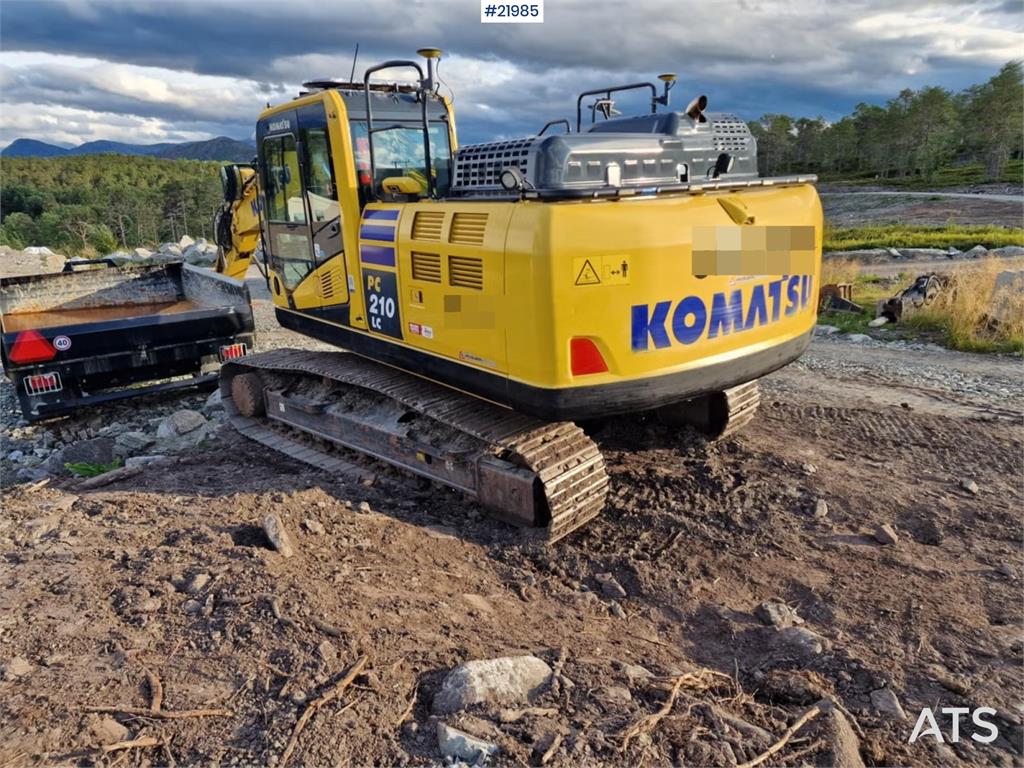 Komatsu PC210LC crawler excavator with 2 buckets and tiltr 2022 21985 PC210LC crawler excavator with 2 buckets and tiltr 2...