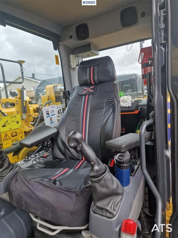 Komatsu PC210LC crawler excavator with 2 buckets and tiltr 2022 21985 PC210LC crawler excavator with 2 buckets and tiltr 2...
