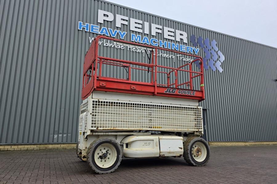 JLG 4069LE Electric, 14.2m Working Height, 360kg Capac 2008 JLG - 4069LE - 90380 4069LE Electric, 14.2m Working Height, 36...