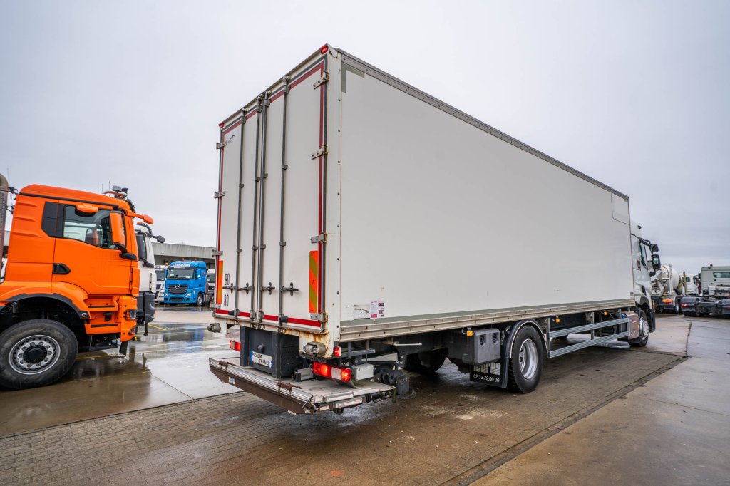 RENAULT T 380 DXI 2016 E63639 Renault T 380 DXI 2016 1 image 4