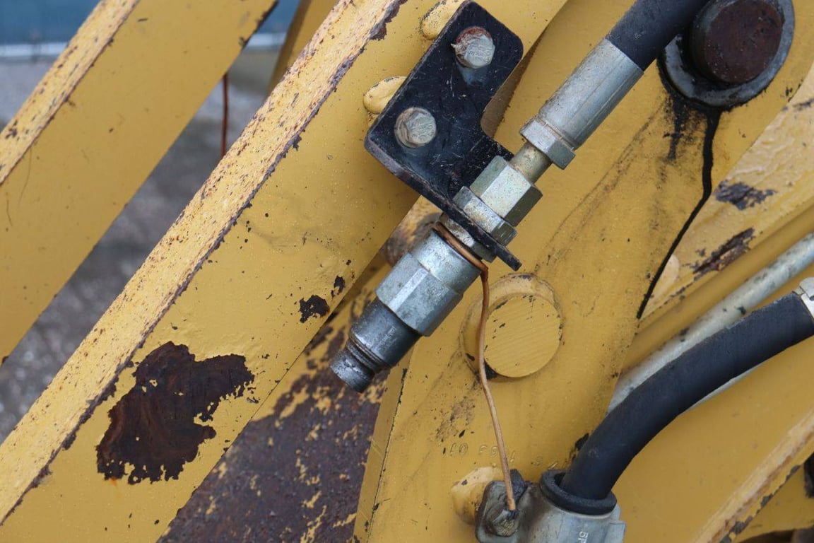 Wheel loader Caterpillar 906 Diesel 51kW 2006 2006 906 2006 1 image 13