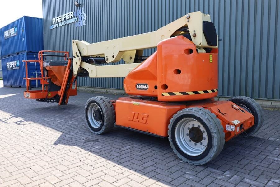 JLG E450AJ Electric, 16m Working Height, 7.2m Reach, 2 2013 JLG - E450AJ - 90067 E450AJ Electric, 16m Working Height, 7.2m...