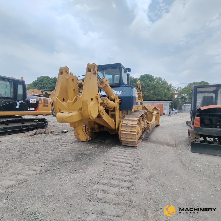 D155-2 Komatsu Dozer Original good condition D155-2 2018 1 Dozers image 3
