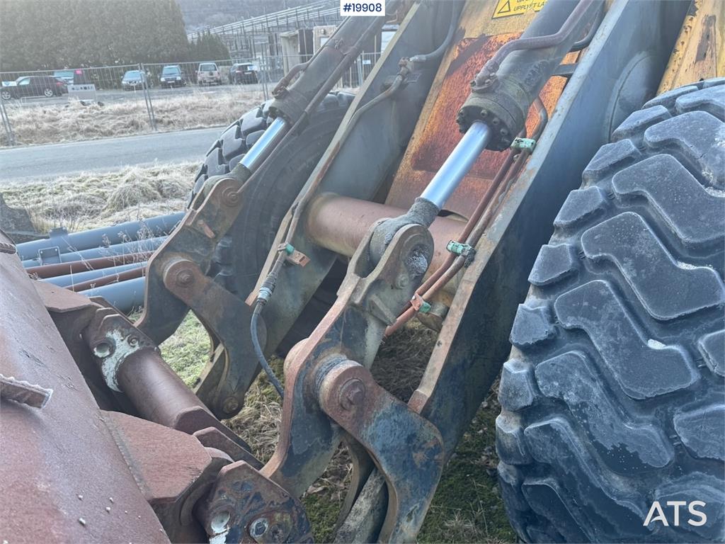 Volvo L90 Wheel Loader w/ Bucket 1987 19908 L90 Wheel Loader w/ Bucket 1987 1 Wheel Loaders image 11