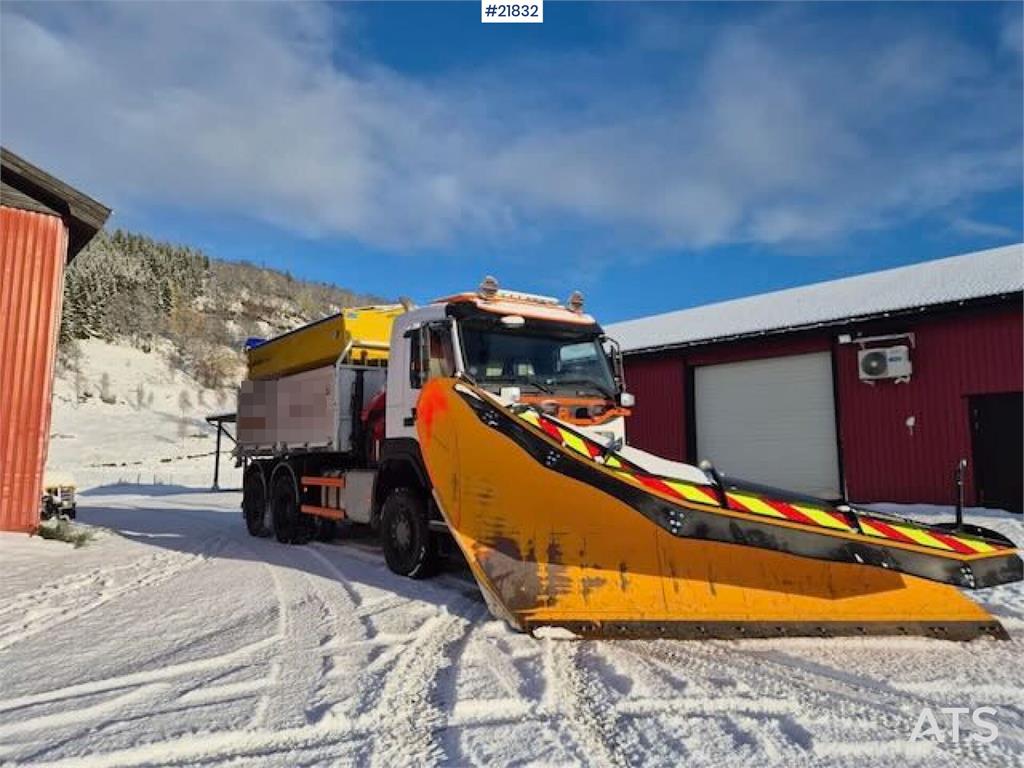 Volvo FMX 6x6 plow rigged dump truck w/ 9.5 t/m crane, 2 2019 21832 FMX 6x6 plow rigged dump truck w/ 9.5 t/m crane, 2 201...