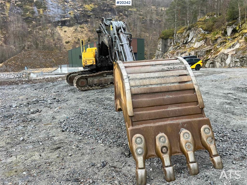 Volvo EC360 BLC excavator w/ Teeth bucket, video 2005 20242 EC360 BLC excavator w/ Teeth bucket, video 2005 1 Crawler Exca...