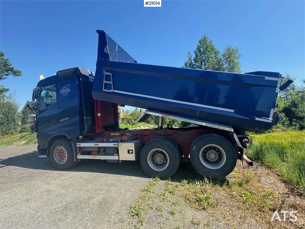 Volvo FH 540 6x4 tipper truck. Recently painted. 2017 21014 FH 540 6x4 tipper truck. Recently painted. 2017 1 Tipper truck...