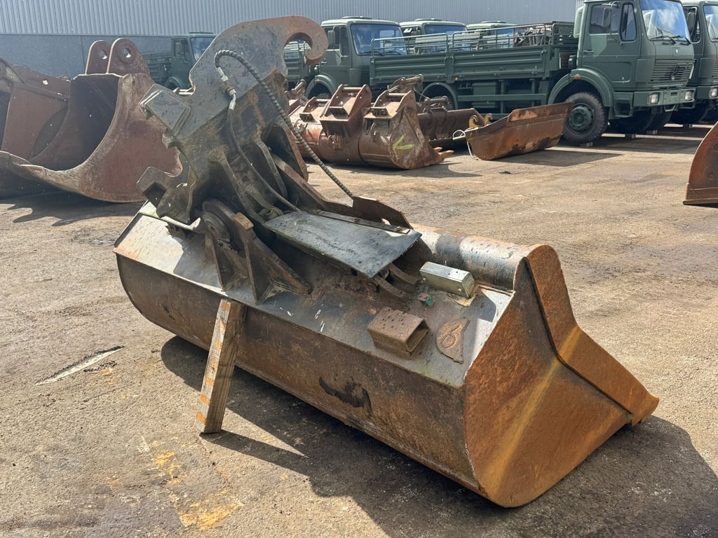 Tilting Bucket CW45 27-42 tons excavator 70001932 Tilting Bucket CW45 27-42 tons excavator 1 image 5