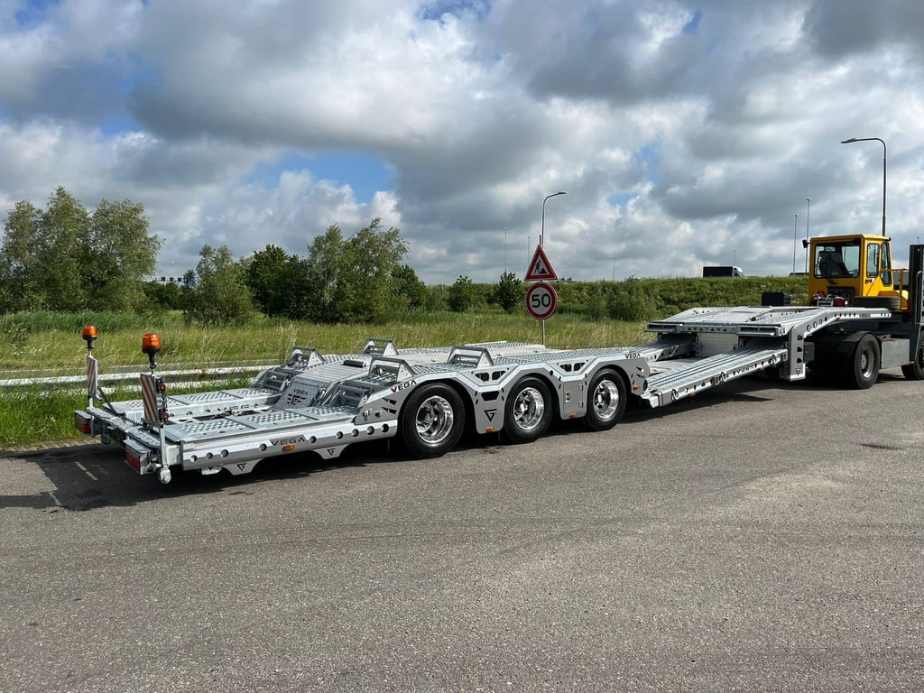 VEGA Trailer PROMAX 3 axle trucktransporter direct rijden!!!!!!!!!!! 2024 00032298 VEGA Trailer PROMAX 3 axle trucktranspo...