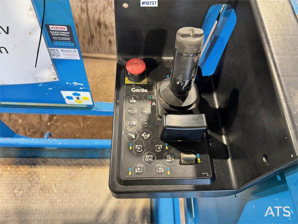 Genie GS3268 Scissor Lift. 1010 hours! 2008 19737 GS3268 Scissor Lift. 1010 hours! 2008 1 image 12