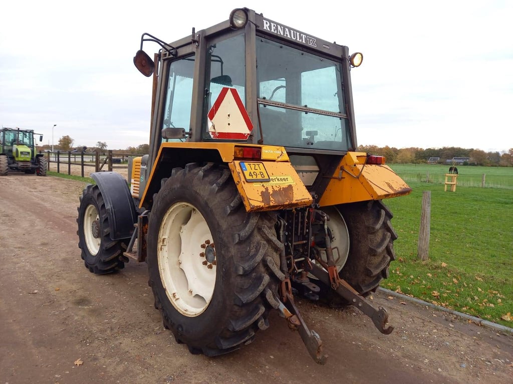 Tractor Renault TX 85.14 Diesel 80hp 1992 1992 Renault TX 85.14 1992 1 Tractor Units image 3