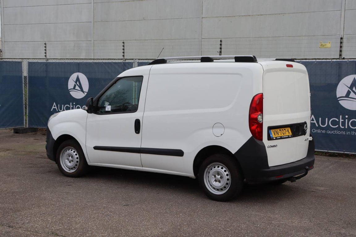 Opel COMBO VAN Diesel 2015 2015 Opel Combo van 2015 1 image 4