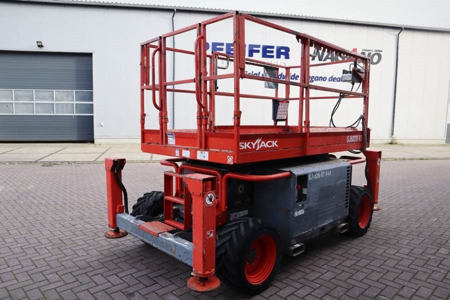 SkyJack SJ6826 Diesel, 4x4 Drive, 10m Working Height, 567k 2014 SKYJACK - SJ6826 - 62022 SJ6826 Diesel, 4x4 Drive, 10m Wor...
