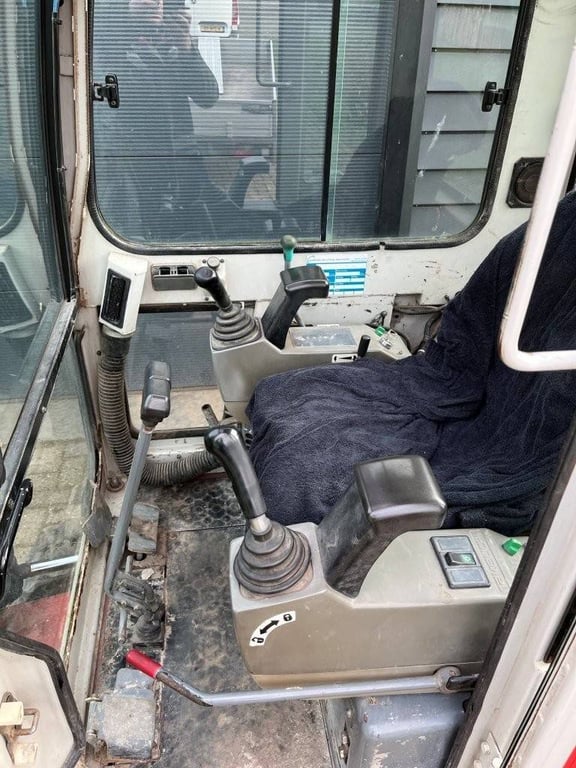 Mini excavator Takeuchi TB016 Diesel 9kW 2001 2001 TB016 2001 1 image 11