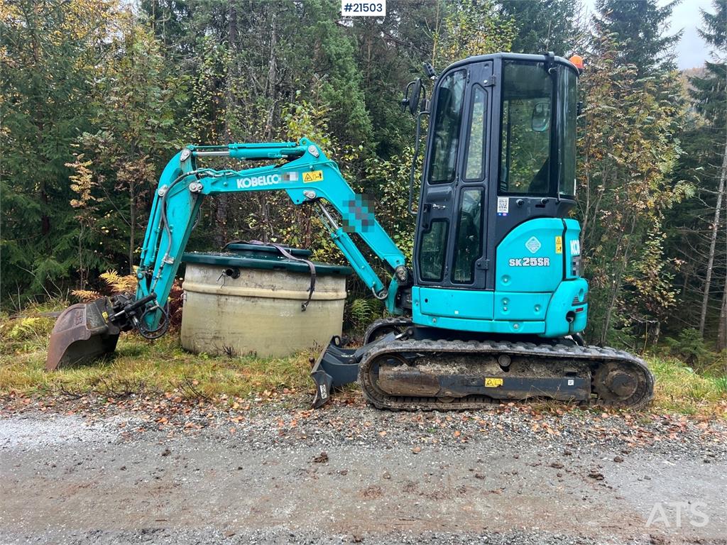 Kobelco Sk25SR-6E Excavator w/ sanding bucket, digging buc 2021 21503 Sk25SR-6E Excavator w/ sanding bucket, digging buc 2...