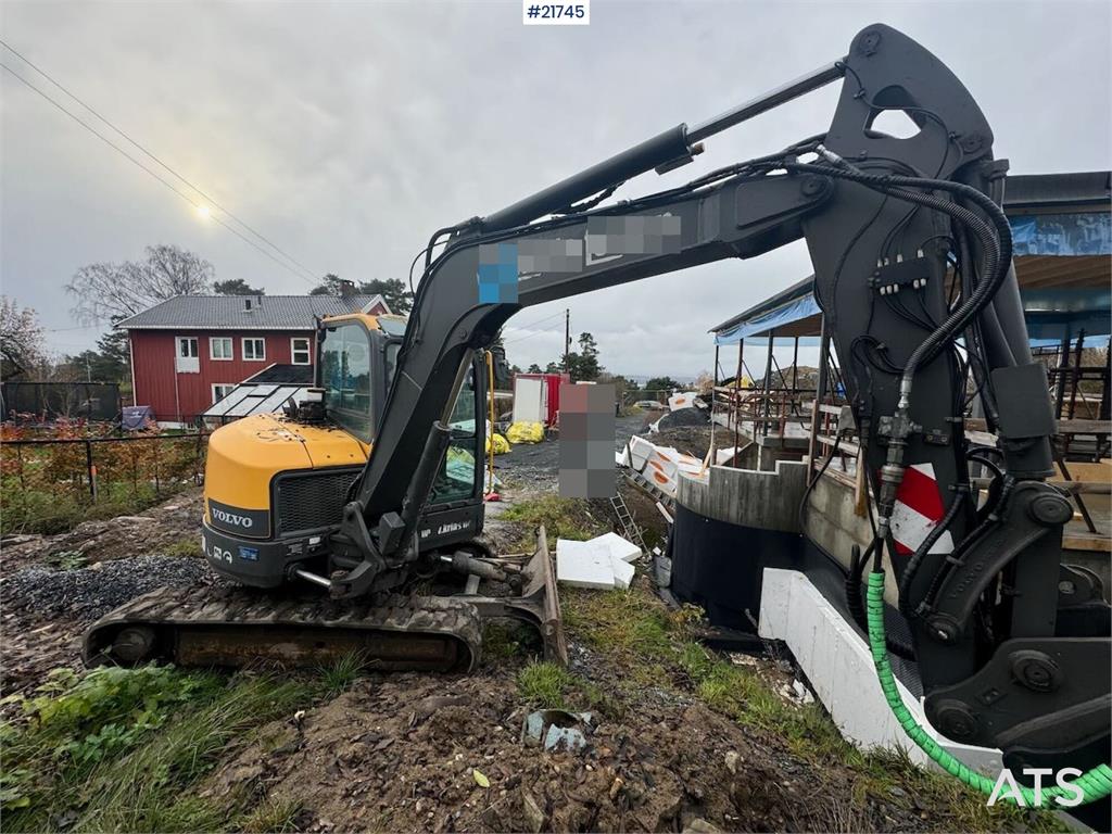 Volvo ECR58D Tracked Excavator with Tilt and Bucket 2018 21745 ECR58D Tracked Excavator with Tilt and Bucket 2018 1 Crawle...