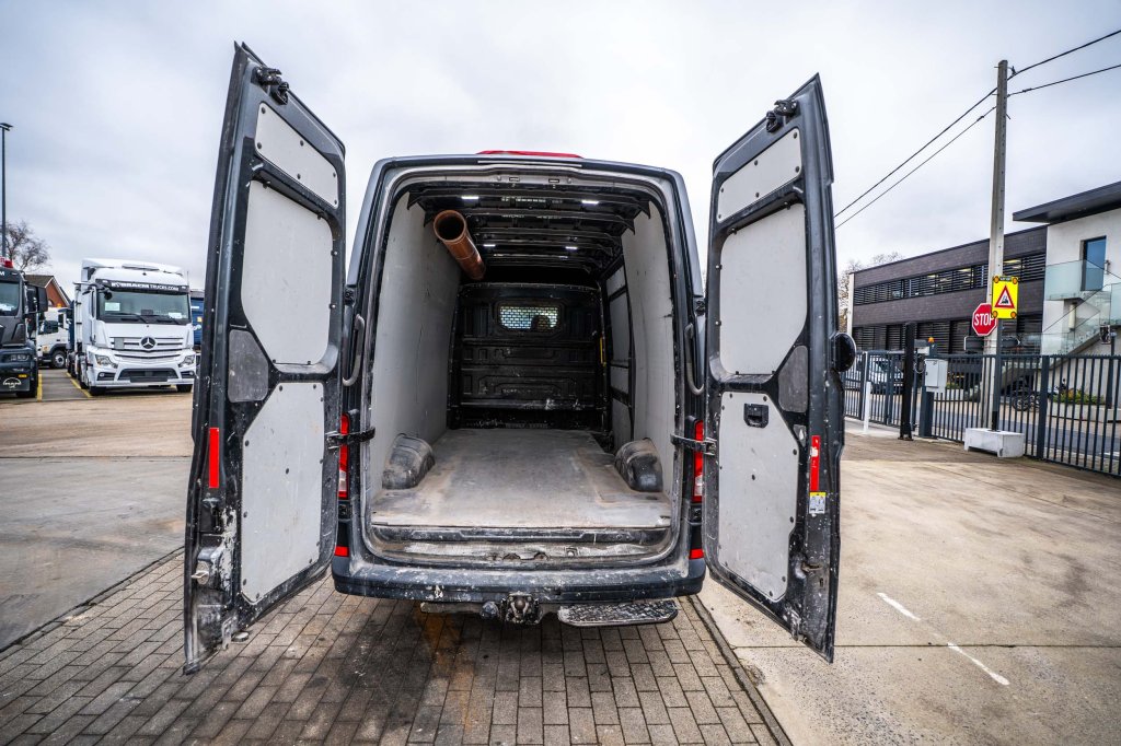 VW CRAFTER 2.0 TDI - 70 536 KM 2018 E65153 Volkswagen Crafter 2.0 TDI - 70 536 KM 2018 1 image 15