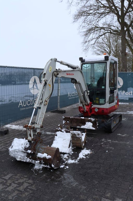 Mini excavator Takeuchi TB219 Diesel 12kW 2013 2013 TB219 2013 1 image 9