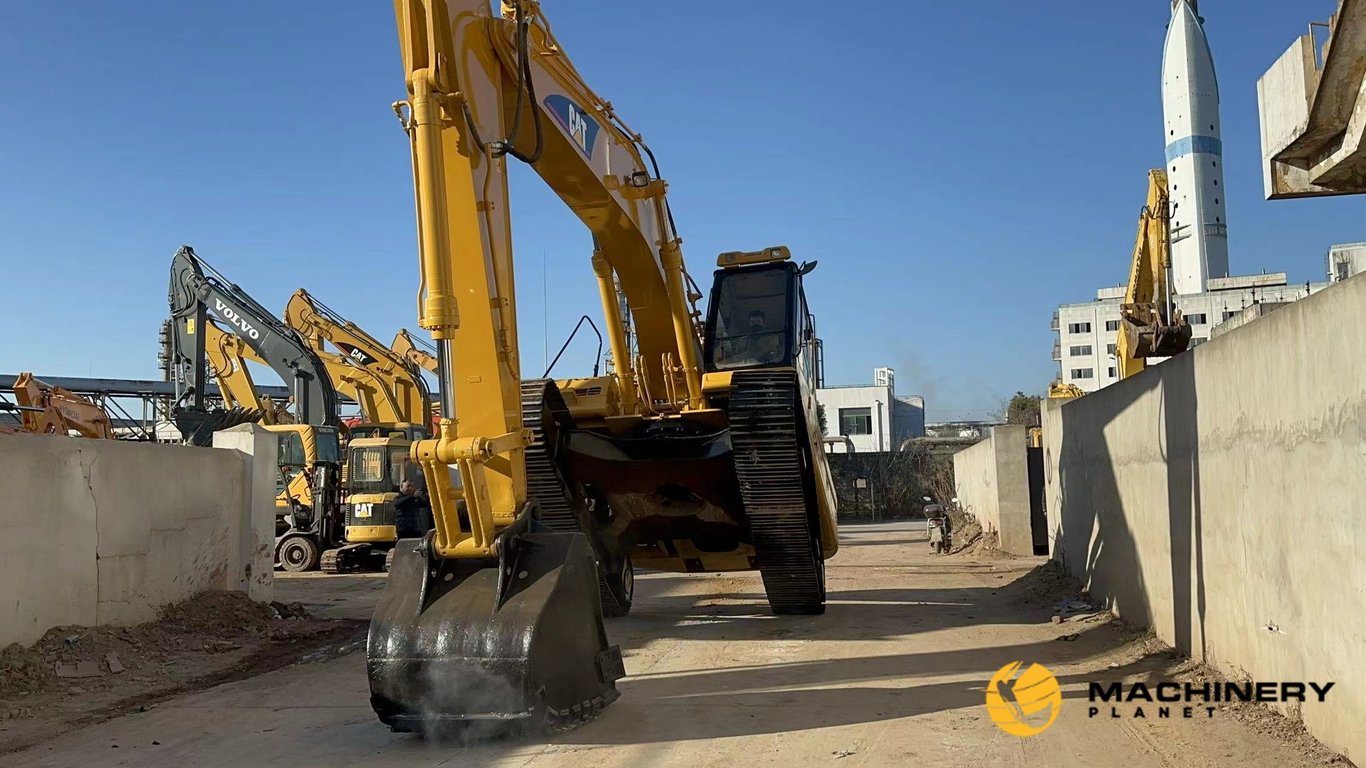 325BL Caterpillar Used Crawler Excavator 25tons LOW PRICE 325BL 2018 1 Crawler Excavators image 4