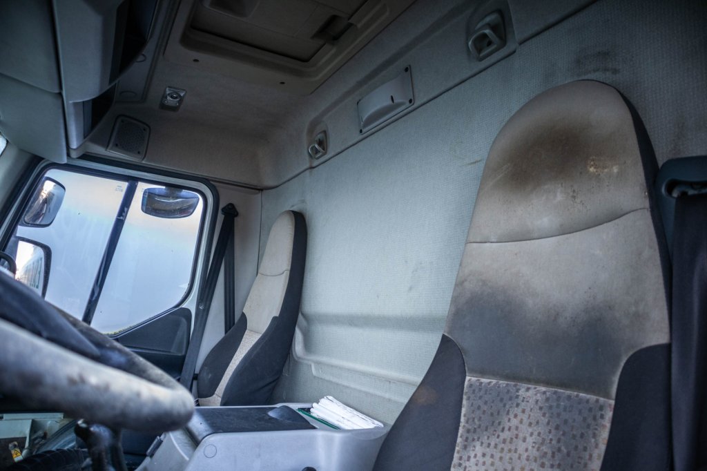 RENAULT PREMIUM 320 DXI+CITERNE ALIMENTAIRE ( engine problem) 2007 E59175 Renault PREMIUM 320 DXI+CITERNE ALIMENTAIRE ( en...