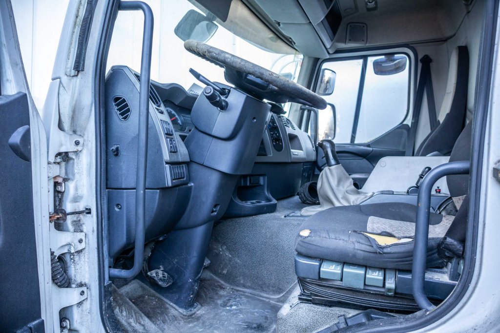 RENAULT PREMIUM 320 DXI+CITERNE ALIMENTAIRE ( engine problem) 2007 E59175 Renault PREMIUM 320 DXI+CITERNE ALIMENTAIRE ( en...