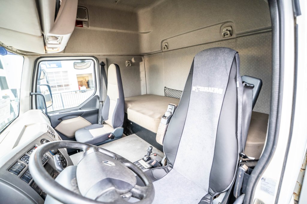 RENAULT LANDER 460 DXI -6X2+10 pneus/tires+INTARDER 2011 E63452 Renault LANDER 460 DXI -6X2+10 pneus/tires+INTARDER 2011 1...