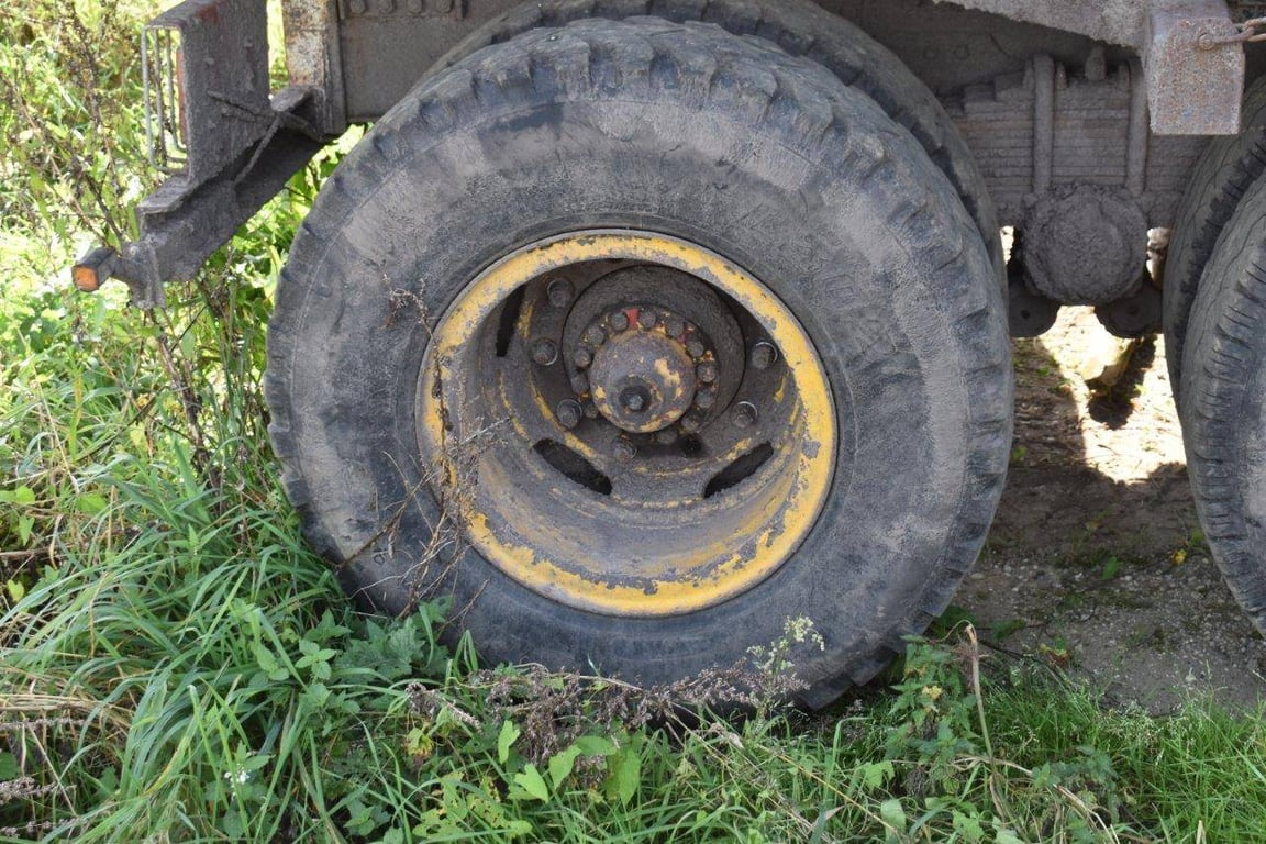 Lyonnet BL12 tipper trailer 1999 Lyonnet BL12 1999 1 image 11