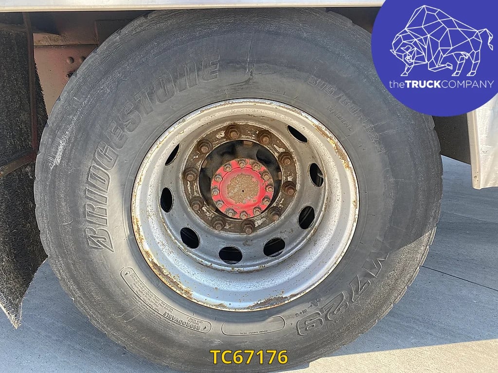 Volvo FM 330 2012 TC67176 FM 330 2012 1 image 4