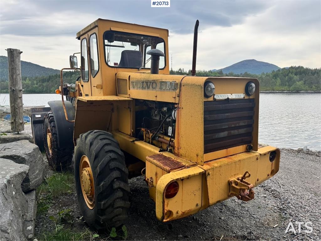 Volvo LM 846 Wheel Loader w/ Bucket. Partially Rep. Obje 1974 20713 LM 846 Wheel Loader w/ Bucket. Partially Rep. Obje 197...