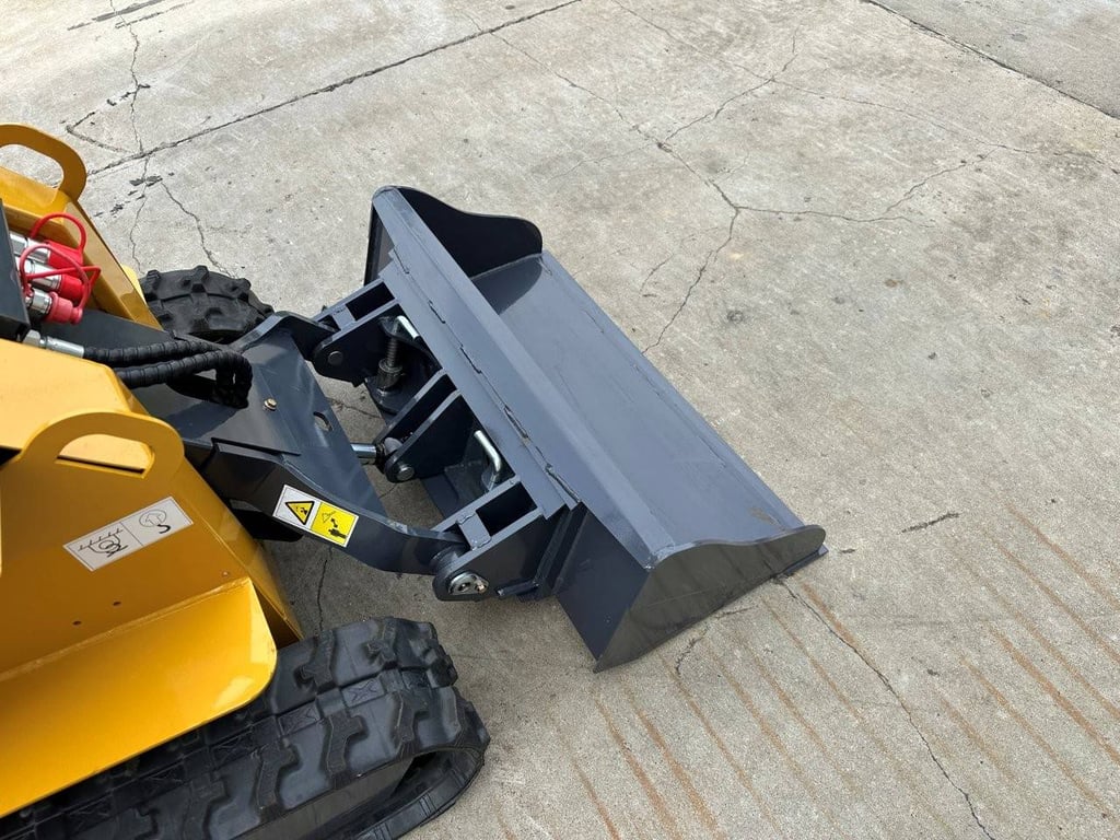 Skid Steer Loader Newrick ZW380 Hydrostatic Drive 2025 New 2025 Newkrick ZW380 2025 0 image 11