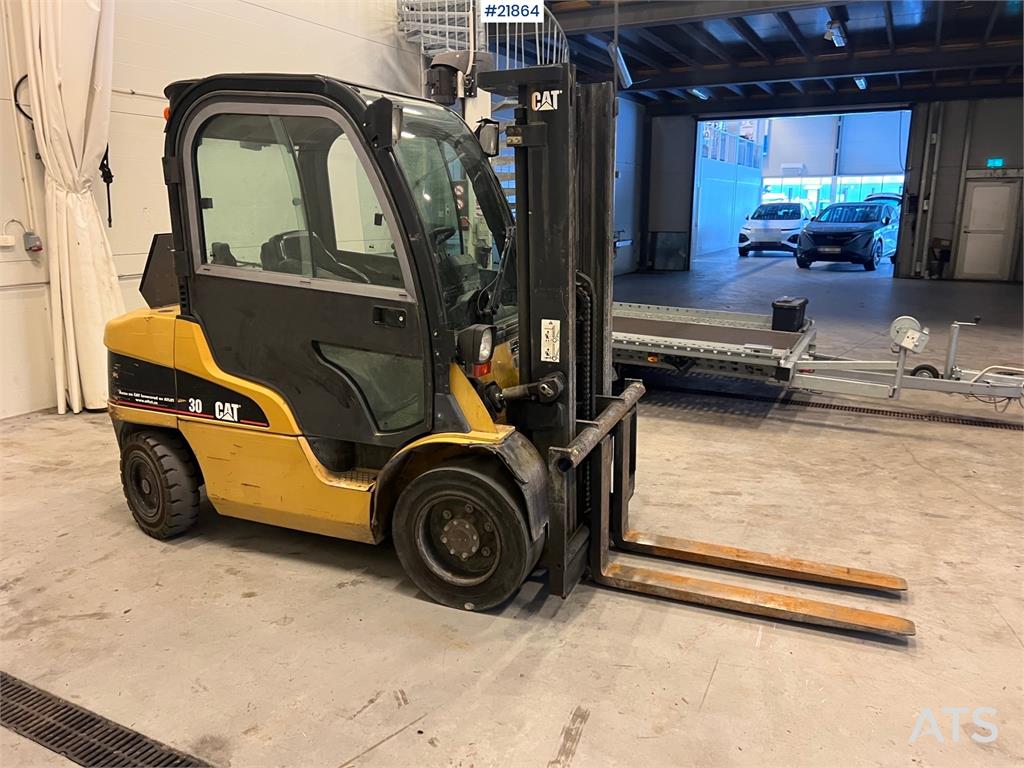 CAT DP30N 2005 21864 DP30N 2005 1 Forklift image 21
