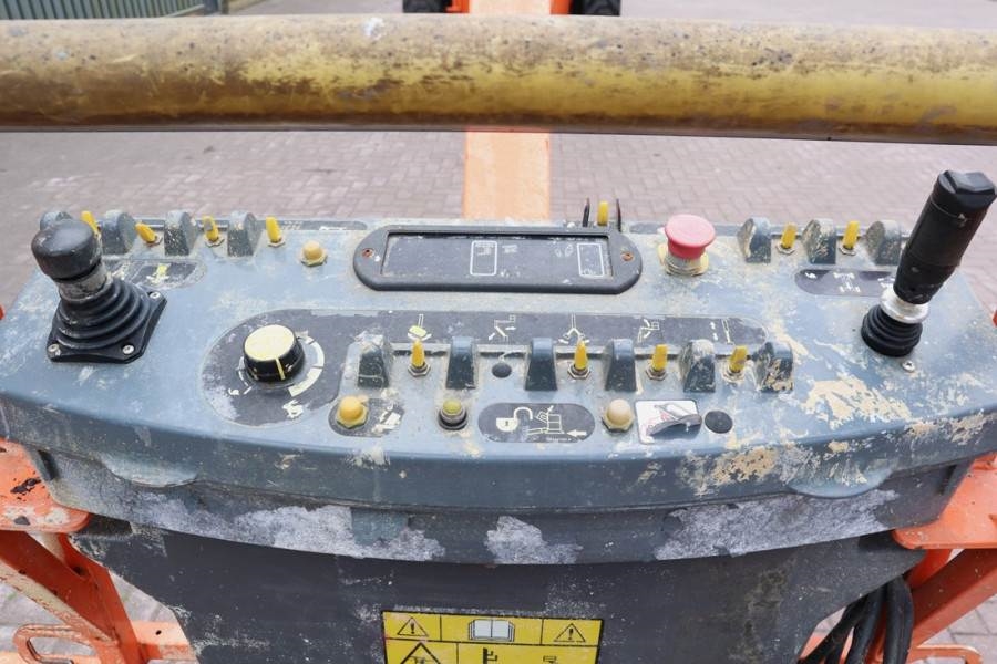 JLG 1350SJP Diesel, 4x4 Drive And 4-Wheel Steering, 43 2015 JLG - 1350SJP - 90059 1350SJP Diesel, 4x4 Drive And 4-Wheel St...