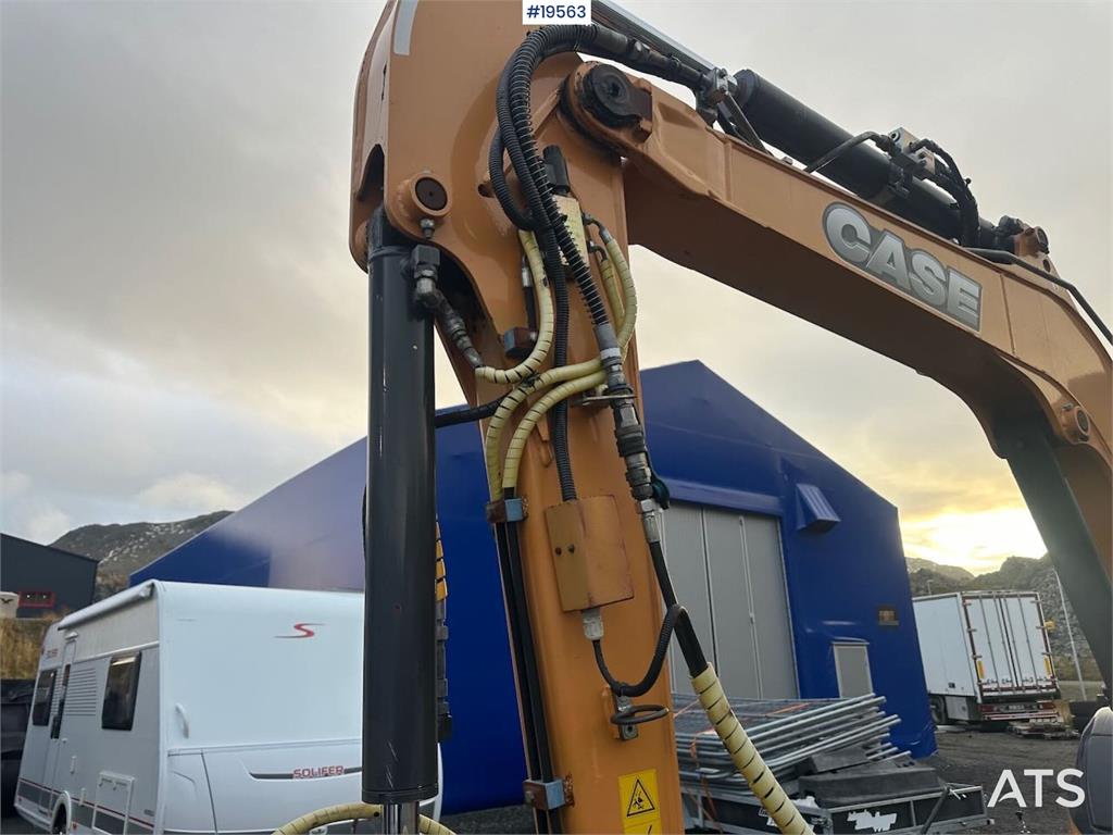 CASE CX50B excavator w/rototilt, hammer, grapple and 3 2014 19563 CX50B excavator w/rototilt, hammer, grapple and 3 2014 1...