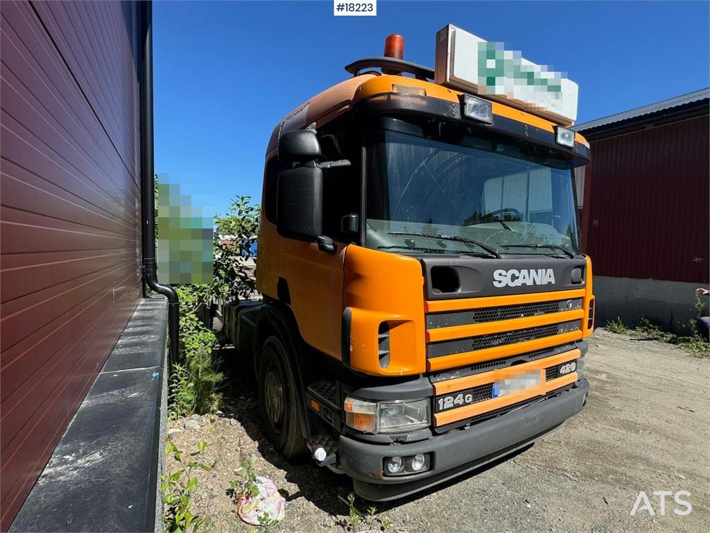 Scania 124G hook truck w/ Palift hook with articulation S 2004 18223 124G hook truck w/ Palift hook with articulation S 20...